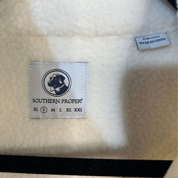 Southern Proper mens fleece pullover with plaid detail. Oversized size small. - Picture 4 of 9